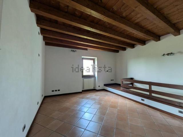 Appartamento in affitto a Rubiana, Caprino Veronese