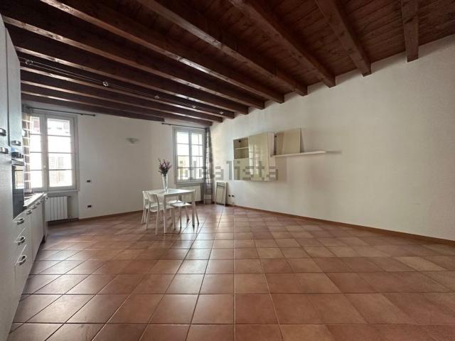 Appartamento in affitto a Zona Centro, Brescia
