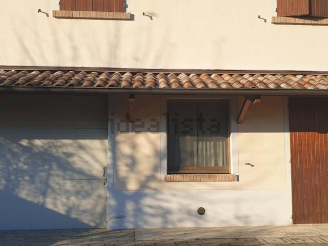 Appartamento in affitto a Varano De' Melegari, Reggio Emilia