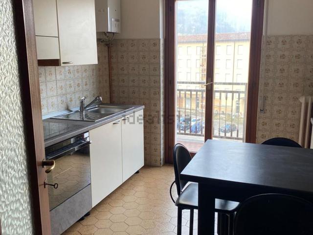 Appartamento in affitto a Valmadrera, Lombardia