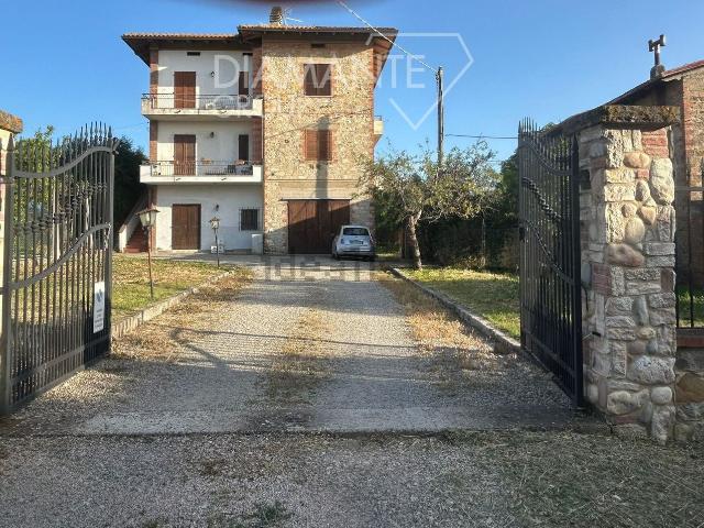 Appartamento in affitto a Macchie, Gioiella