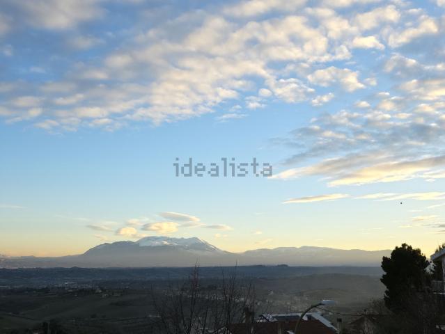 Appartamento in affitto a Città Sant'angelo, Abruzzo