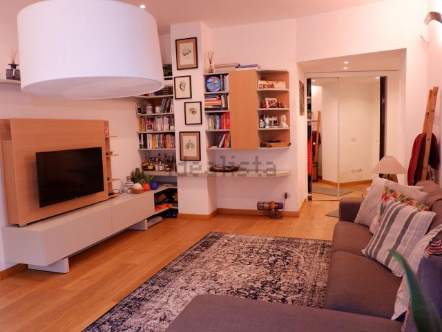 Appartamento in affitto a Municipio 9, Milano