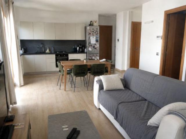 Appartamento in affitto a Carnago, Lombardia