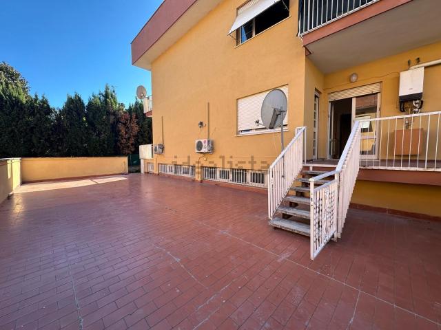 Appartamento in affitto a Valle Mazzone, Lariano