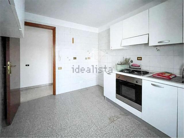 Appartamento in affitto a Sant'Agostino città-Porta Castello, Re