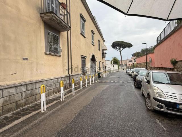 Appartamento in affitto a Paratina, Campania