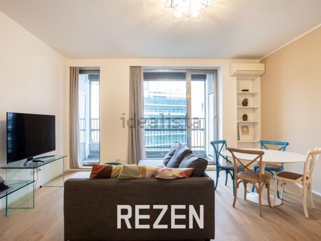 Attico in affitto a Municipio 9, Milano