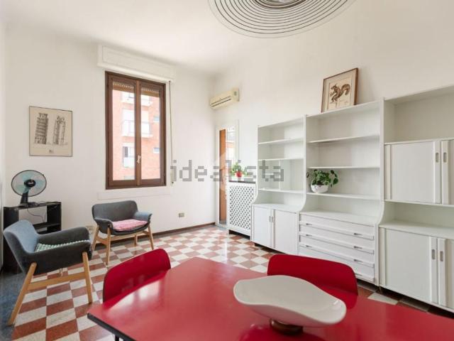Appartamento in affitto a Municipio 9, Milano