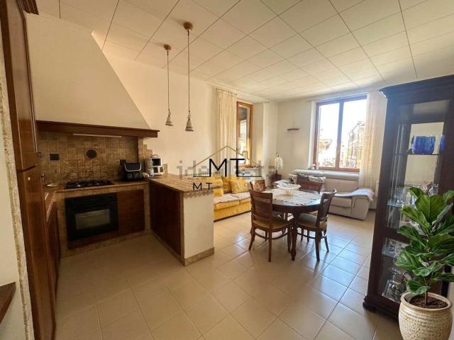 Appartamento in affitto a Centro Storico, Marche