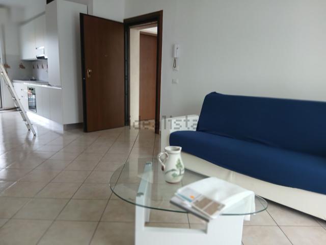 Appartamento in affitto a Castel d'Azzano, Verona