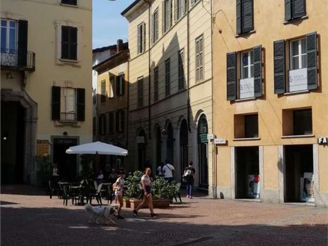 Appartamento in affitto a Biumo Superiore, Varese