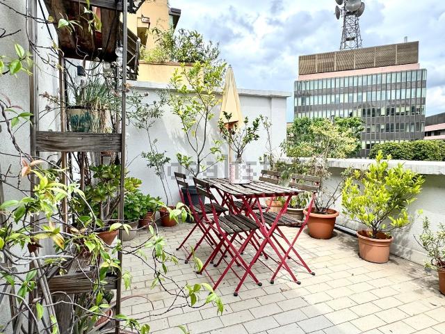 Attico in affitto a Municipio 9, Milano