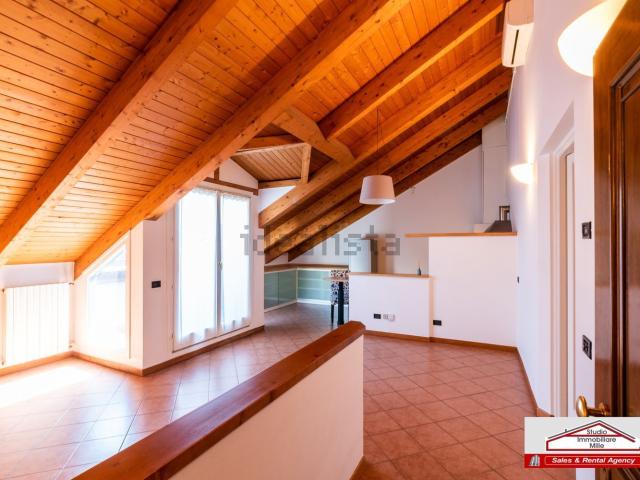 Attico in affitto a Centro storico, Milano