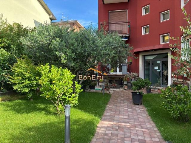 Appartamento in affitto a Palazzina, Brenzone