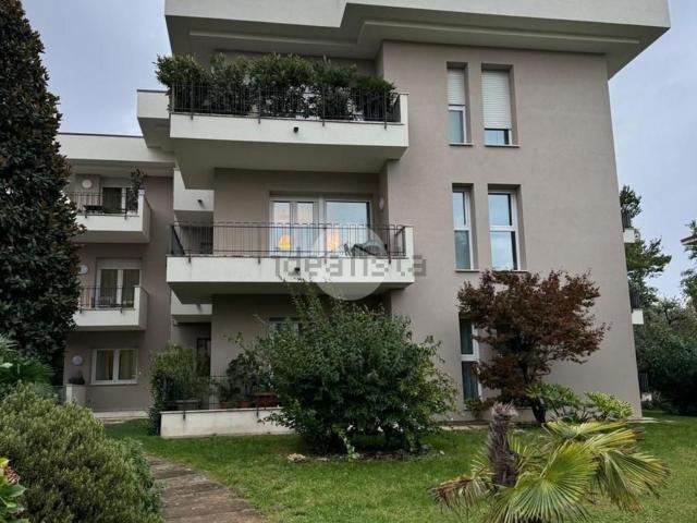 Appartamento in affitto a Vicina, Desenzano Del Garda