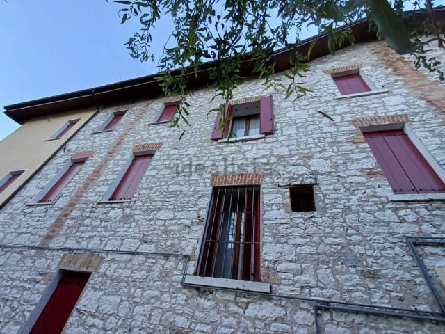 Appartamento in affitto a Fener, Veneto