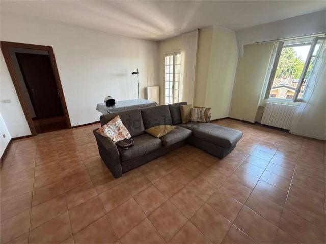 Appartamento in affitto a Barlassina, Lombardia
