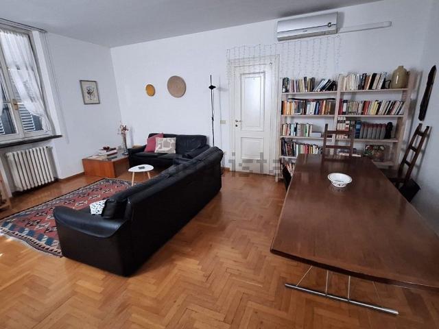 Appartamento in affitto a San Francesco-Giardini Pubblici, Re