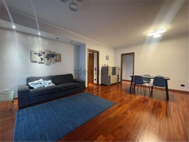 Appartamento in affitto a Municipio 4, Milano