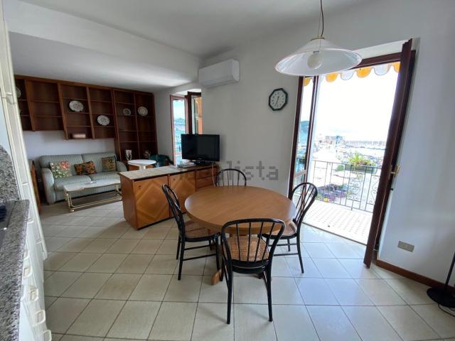Appartamento in affitto a Carbognano, Lerici