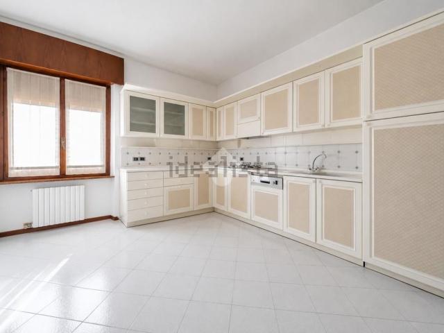 Appartamento in affitto a Centro storico, Brenzone