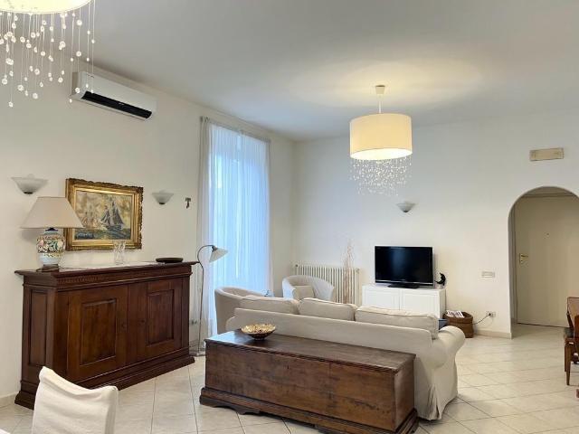 Appartamento in affitto a Roma Imperiale, Forte Dei Marmi