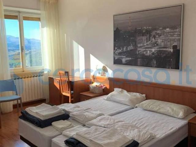 Appartamento in affitto a Centro storico, Marche