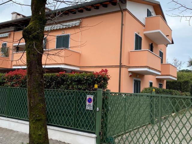 Appartamento in affitto a Marina di Massa, Marina Di Massa