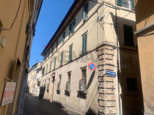 Appartamento in affitto a Piazza Tevere, Rieti