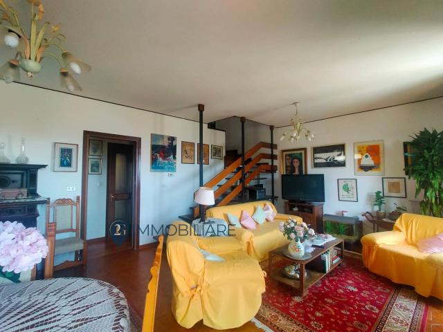 Appartamento in vendita a Follo, Liguria