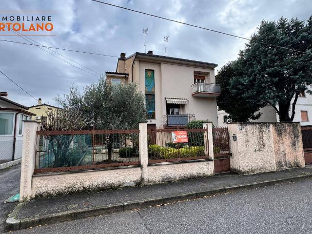Villa Indipendente in vendita a Monfalcone, Gorizia