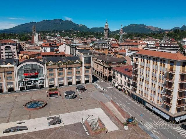 Appartamento in affitto a Biumo Superiore, Varese