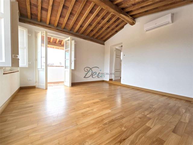 Appartamento in affitto a Centro Direzionale, Prato