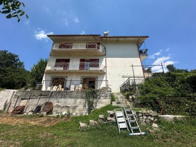 Appartamento in vendita a Vinchiaturo, Molise