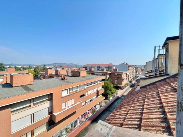 Appartamento in affitto a Borgo Piave, Alba