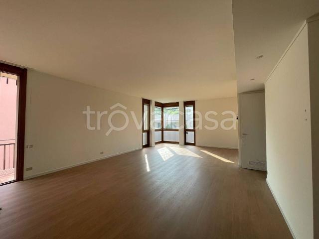 Appartamento in affitto a Trevasco Santissima Trinità, Nembro