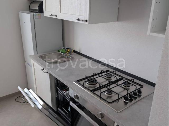 Appartamento in affitto a Bizzarone, Lombardia
