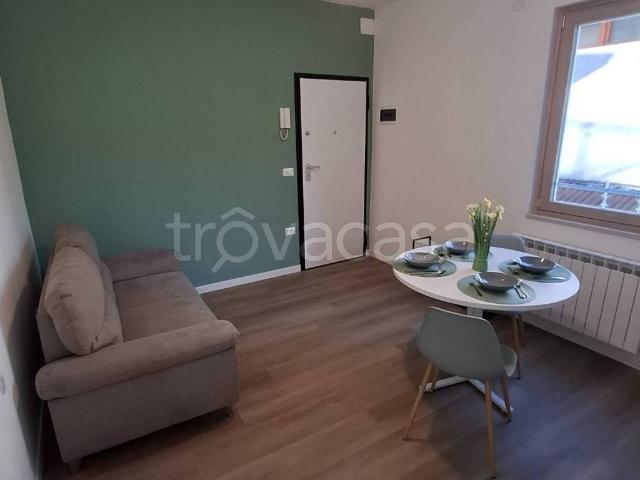 Appartamento in affitto a Malga Blumone di sotto, Breno
