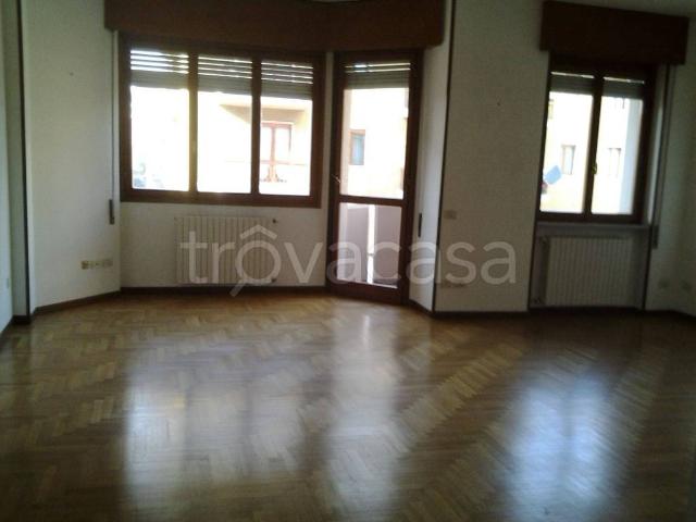 Appartamento in affitto a Zona Nord, Brescia