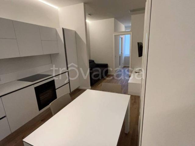 Appartamento in affitto a Zona Centro, Brescia