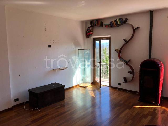 Appartamento in affitto a Brugnato, Liguria