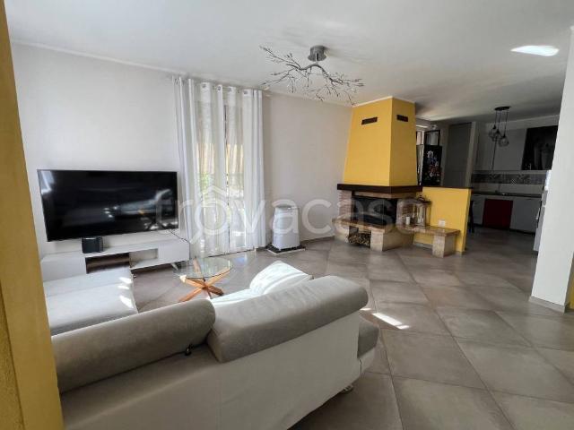 Appartamento in affitto a Cadrezzate con Osmate, Cadrezzate