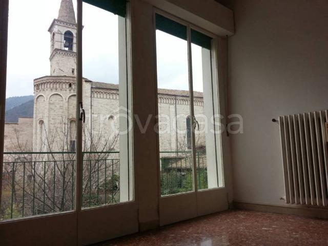 Appartamento in affitto a Cappuccini, Marche