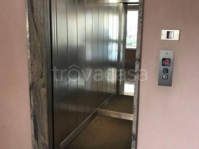 Appartamento in affitto a Castegnate, Castellanza