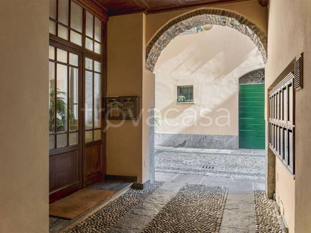 Appartamento in affitto a Lungolago, Como
