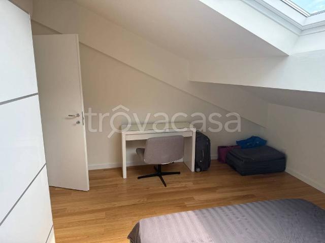 Appartamento in affitto a Como, Lombardia