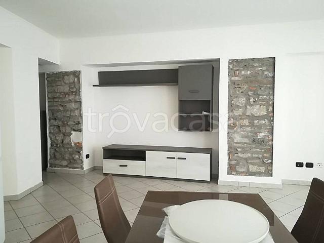Appartamento in affitto a Borgovico, Como