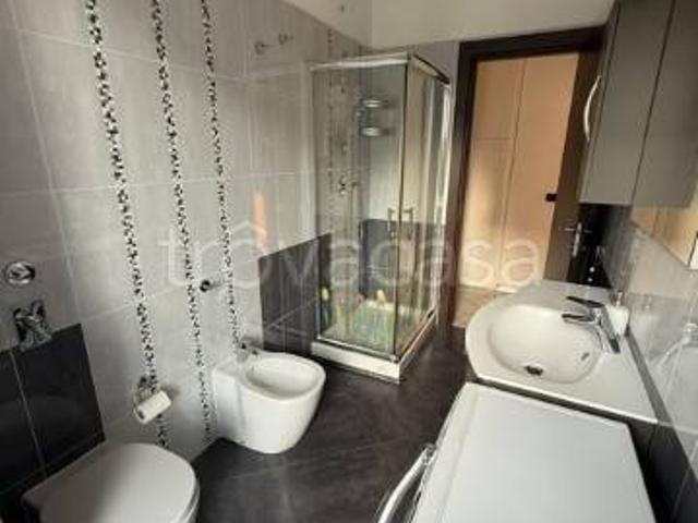 Appartamento in affitto a Caserme, Como