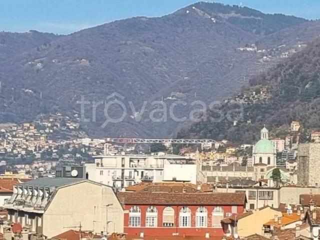 Appartamento in affitto a Sant'Abbondio, Como